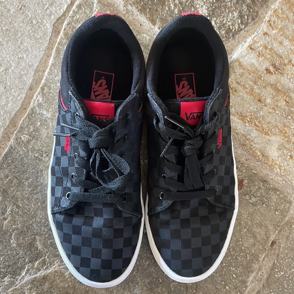 Vans - Picture 4 of 7